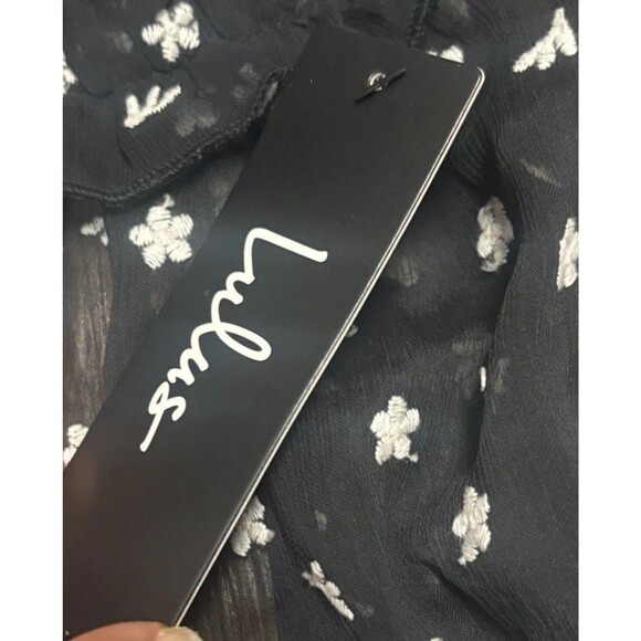 NWT Lulus Embroidered Sheer Long Sleeve Top Womens (M) Romantic Date Blouse $62 - Picture 3 of 13